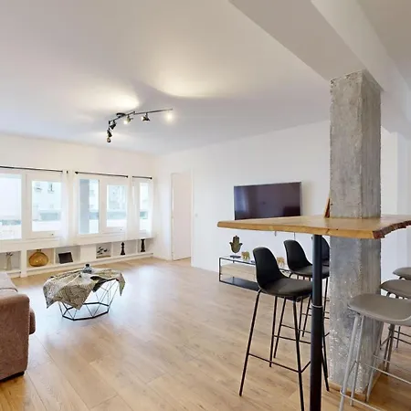 Bluestay 69 - Charmant A Appartement